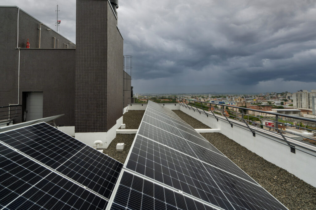 Empreendimento Vida. Colla Construções: placas solares, economia de energia e sustentabilidade.
